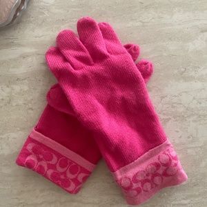 Coach Mittens Hot Pink
